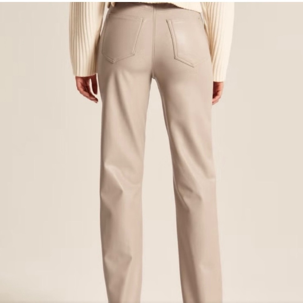 NWT Abercrombie curve love vegan leather 90s straight pant beige, 28